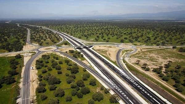 La Junta licita la asistencia técnica para construir el tramo de la Ex-A1 que falta hasta Portugal