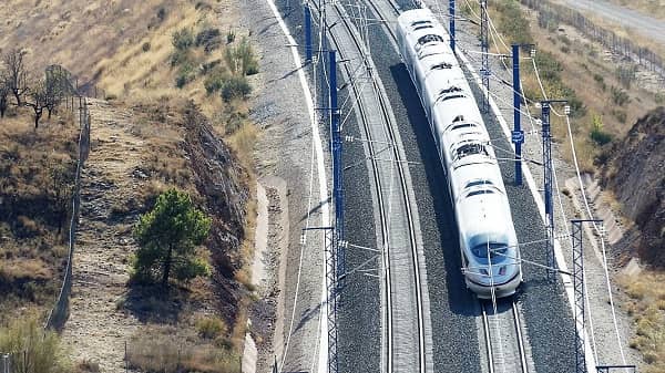 La ministra de Transportes confirma que el tramo Plasencia-Badajoz se pondrá en servicio “antes del próximo verano”