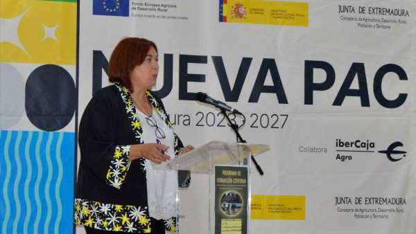 Begoña García informa en Aldeanueva sobre las medidas de la Nueva PAC 2023-2027