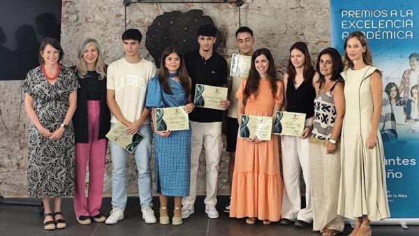 premios estudiantes del año