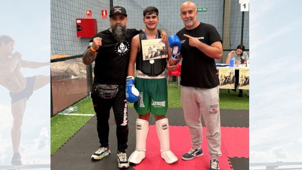 Yadiel Expósito, medalla de oro de kickboxing en el Open Fighter 2025