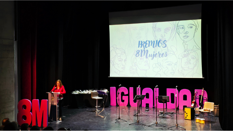 premio 8 mujeres